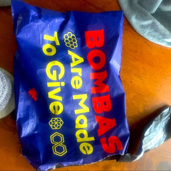 Woman’s Bombas no show socks size large - Picture 1 of 4